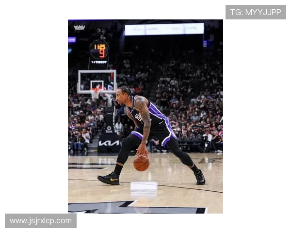 德罗赞换穿科比9与8爆发砍下15分5板1助5断致敬传奇赛场瞬间