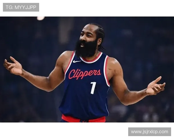 快船官方哈登再邀枪击案幸存者郝同学到场观战传递篮球力量